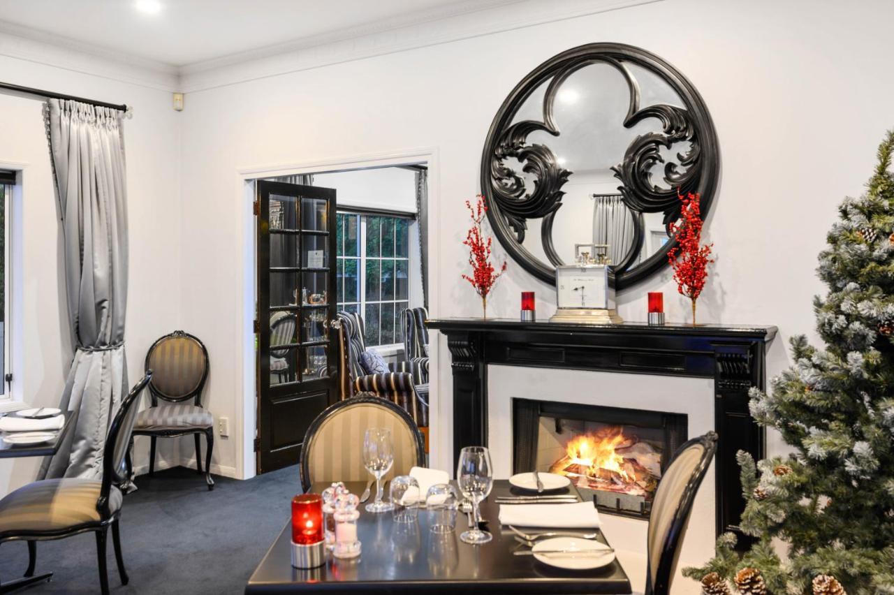 Black Swan Lakeside Boutique Hotel Rotorua Ngoại thất bức ảnh