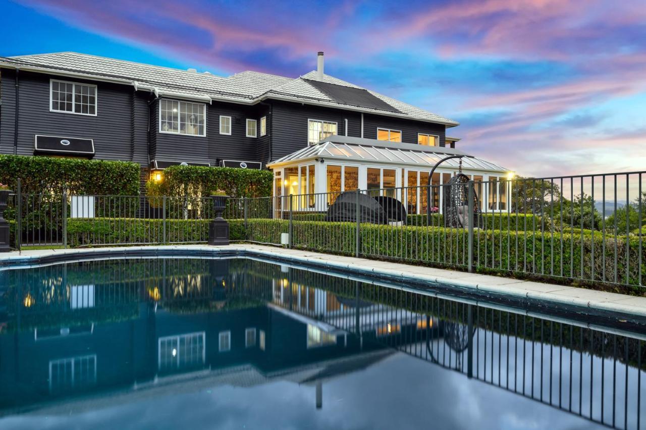 Black Swan Lakeside Boutique Hotel Rotorua Ngoại thất bức ảnh