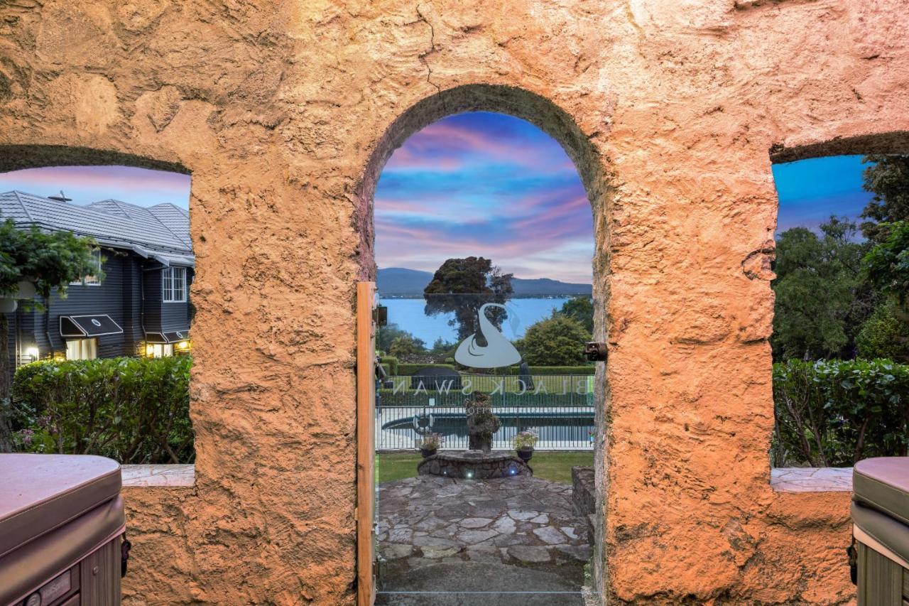 Black Swan Lakeside Boutique Hotel Rotorua Ngoại thất bức ảnh