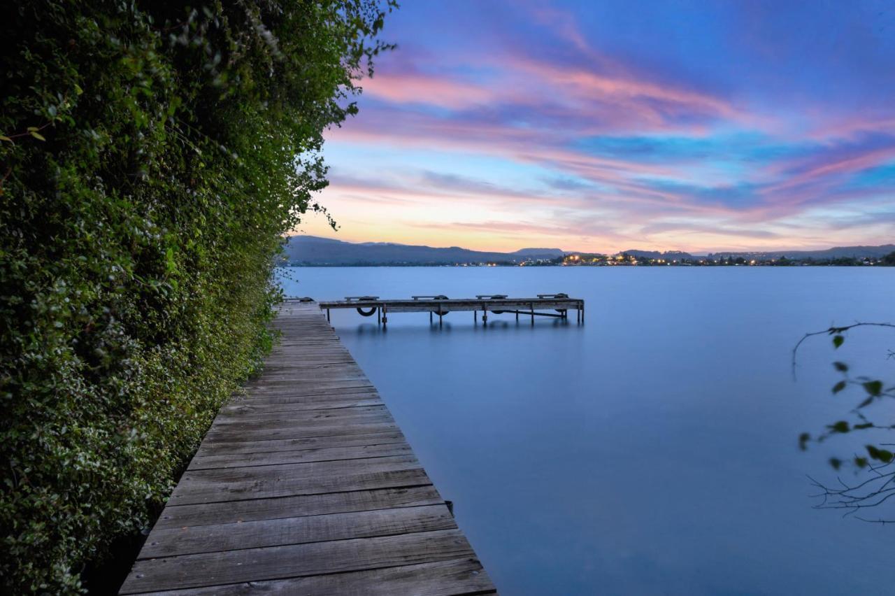 Black Swan Lakeside Boutique Hotel Rotorua Ngoại thất bức ảnh