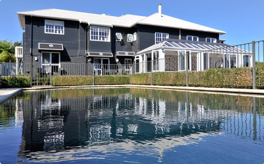 Black Swan Lakeside Boutique Hotel Rotorua Ngoại thất bức ảnh
