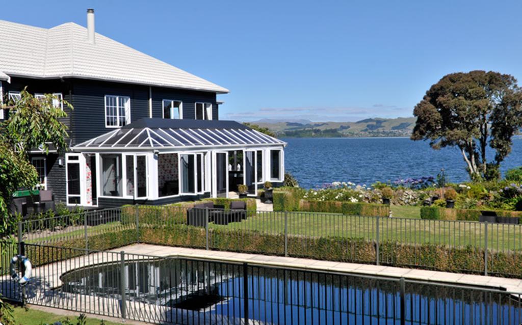 Black Swan Lakeside Boutique Hotel Rotorua Ngoại thất bức ảnh