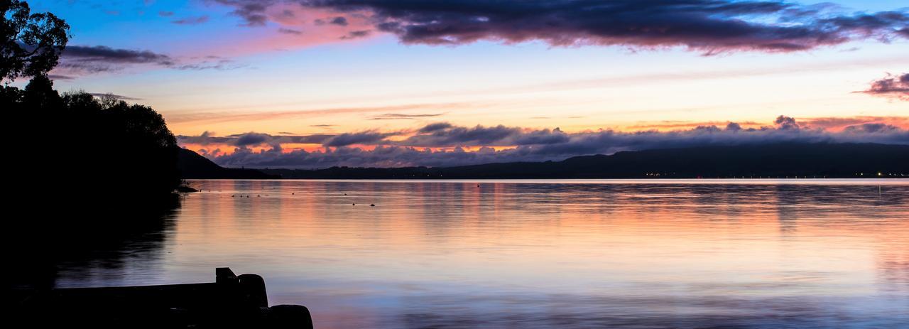 Black Swan Lakeside Boutique Hotel Rotorua Ngoại thất bức ảnh