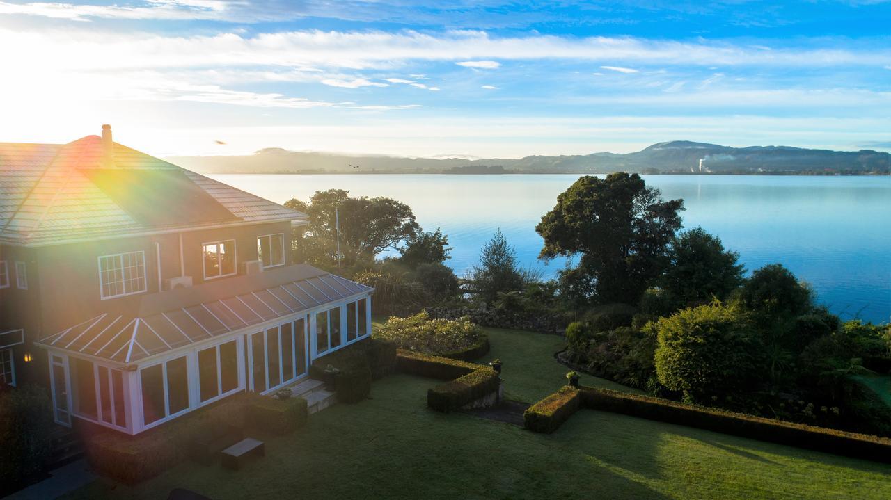 Black Swan Lakeside Boutique Hotel Rotorua Ngoại thất bức ảnh